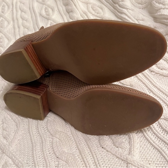 Via Spiga Tricia Bootie (Dark Tan) - Picture 2 of 6